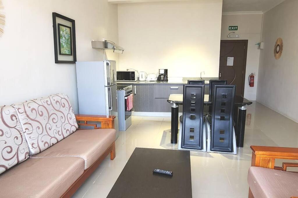 Number 8, 2Nd Floor, Pebble Bay Apartments Grand Bay Buitenkant foto