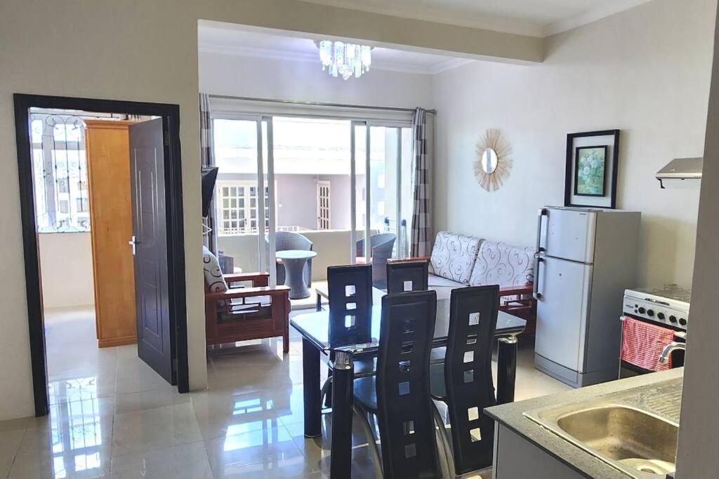 Number 8, 2Nd Floor, Pebble Bay Apartments Grand Bay Buitenkant foto