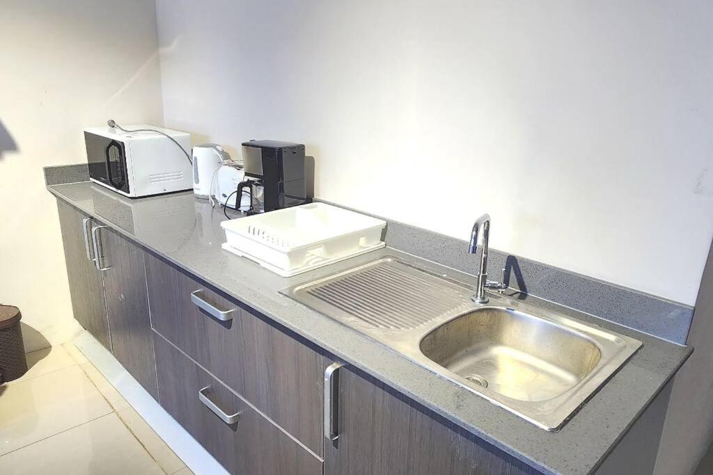 Number 8, 2Nd Floor, Pebble Bay Apartments Grand Bay Buitenkant foto